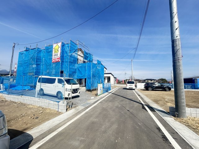 新築　高崎市金古町 全11区画　9号棟の前面道路含む現地写真|現地写真　東側接道幅員約5ｍ