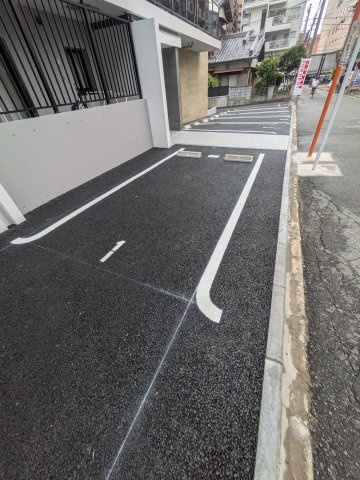 LIBTHメゾン高取の駐車場
