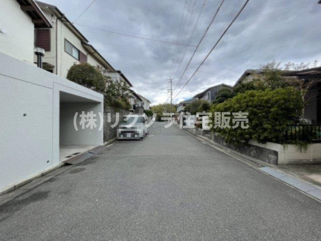 星田山手1丁目　中古一戸建ての前面道路含む現地写真|■物件内覧・資金計画相談・住宅ローン相談、リフォーム相談、お問合せ受付中■
※当日・翌日のご内覧、ご相談はお電話でのお問合せがスムーズです！