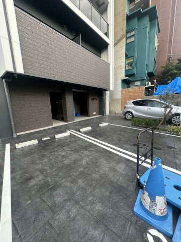 LIBTH天神東Ⅲの駐車場
