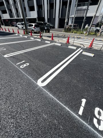 LEGEND東比恵の駐車場