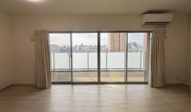 【居間・リビング】 | ☆CGで家具小物を消したイメージです。
