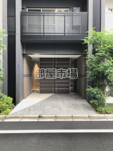 エリタージュ根岸のエントランス