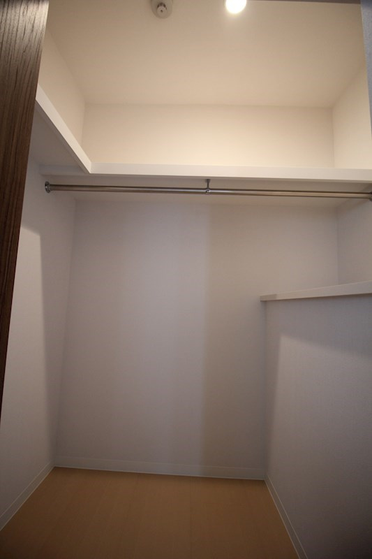 エリタージュ根岸の収納|ウォークインクローゼット