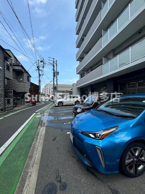 Legend大学通りの駐車場