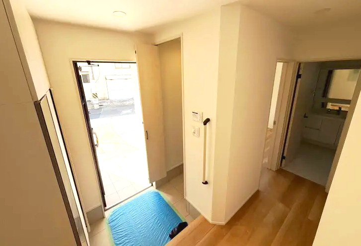 佐伯区八幡東２丁目　№35856の玄関