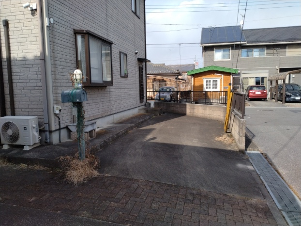 宇都宮市下田原町　戸建ての駐車場