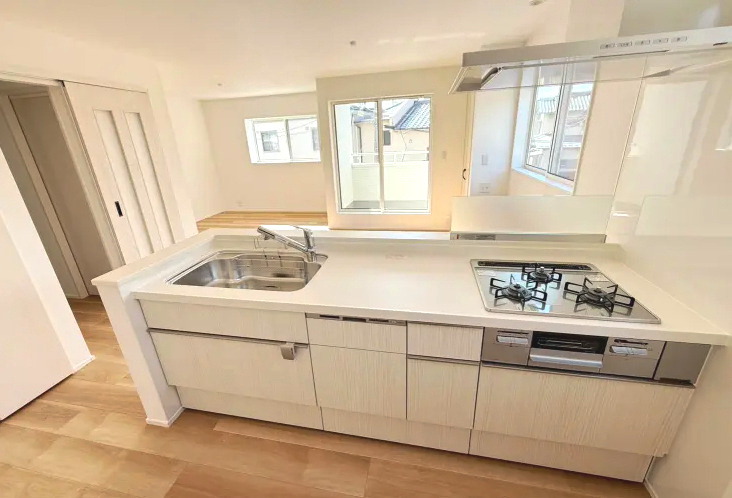 佐伯区八幡東２丁目　№35856のキッチン|リビング全体を見渡せる
対面式キッチンです。