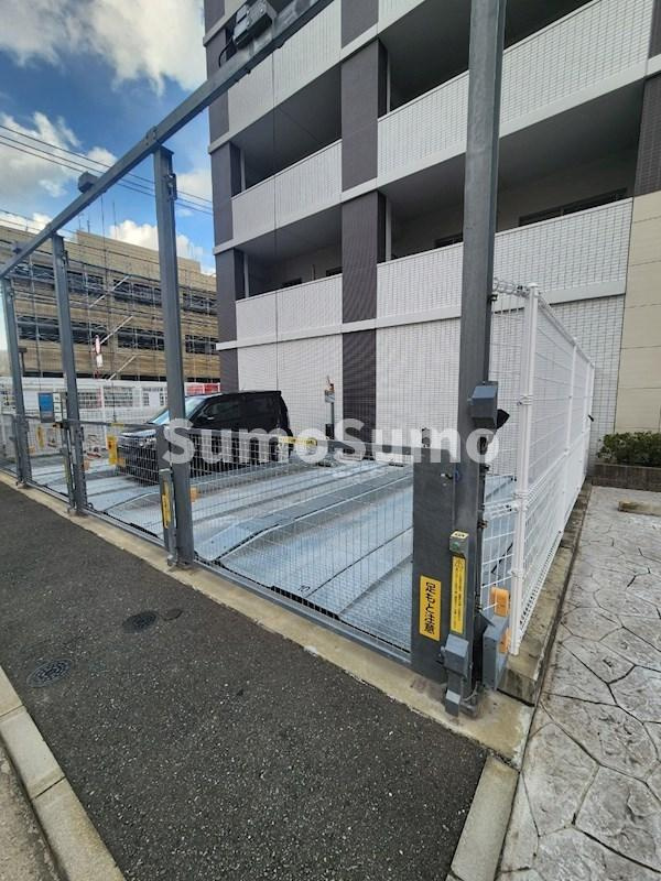 LIBTH別府の駐車場