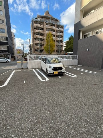 LIBTH高宮の駐車場