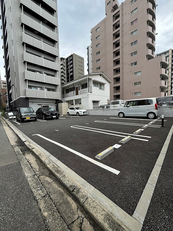 LIBTH県庁前の外観