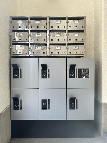 【その他共用部分】 | ヴィラパークヒルⅠ | 共用部には宅配BOXがあるので荷物の受け取りもスムーズに♪再配達の手間がかからないのが魅力♪