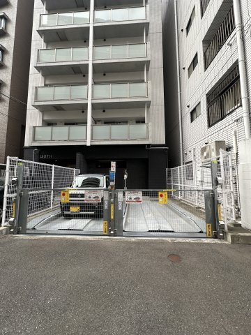 LIBTH高宮Ⅲの駐車場