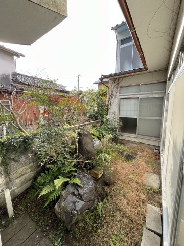 天神町K貸家の庭