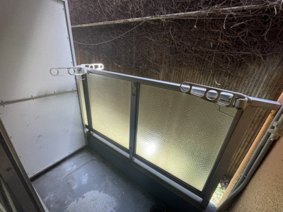 【バルコニー】 | 長井ハイツ淡路 | 外干しのできるバルコニーです