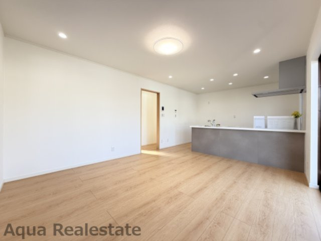 丸亀市田村町　リノベ住宅の独立洗面台|使いやすい独立洗面台です