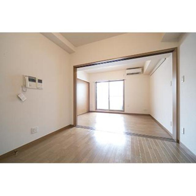 【居間・リビング】 | ラフィーネ港北 | ※写真は同タイプ住戸です。