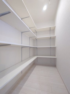 【収納】 | エル・スタージュ | キッチン横パントリー