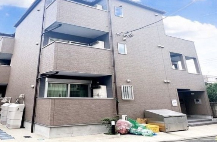 グランシャレー西綾瀬のエントランス