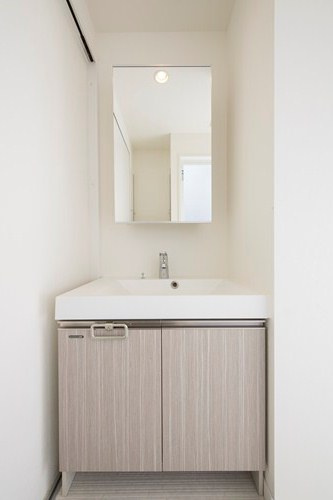 エンクレスト天神AVANTの洗面所|ゆったりとスペースのある洗面所