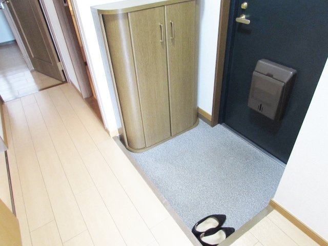 レシェンテ安倉の玄関