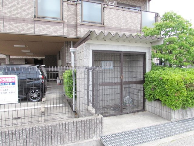 レシェンテ安倉のエントランス