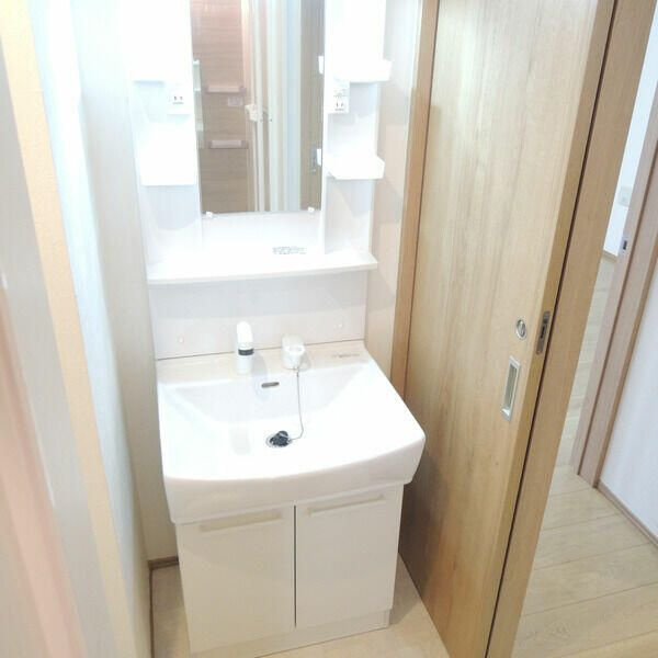 キャメル川越旭町Ⅱの独立洗面台