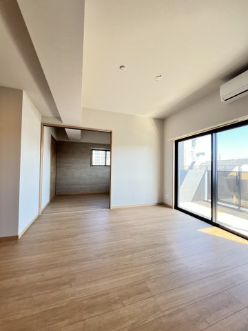 MODERN PALAZZO 博多デュオグランデWestの居間・リビング