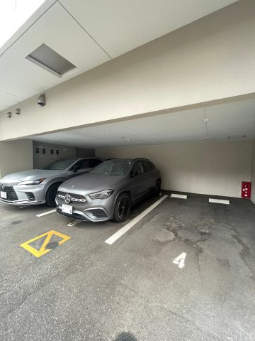MODERN PALAZZO天神南Ⅱ の駐車場