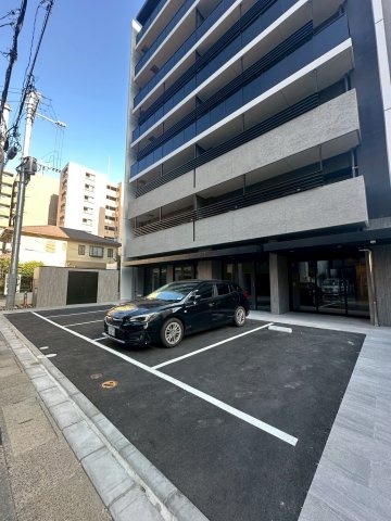 MODERN ASPIRATION 大濠公園の駐車場