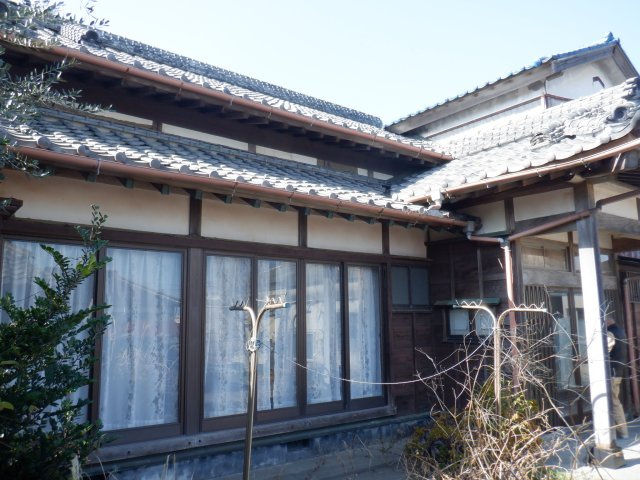 白間津の外観