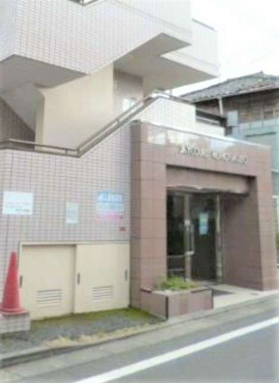 スカイコート西荻窪のエントランス|建物の内部です