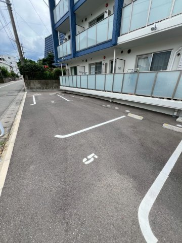 LIFEFIELD麦野の駐車場