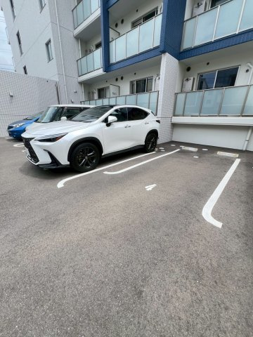 LIFEFIELD麦野の駐車場
