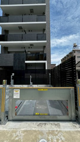 MODERN PALAZZO博多駅南AXIA の駐車場