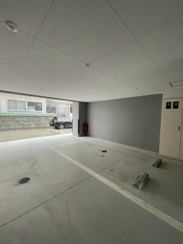 Modern palazzo博多駅南5丁目の駐車場