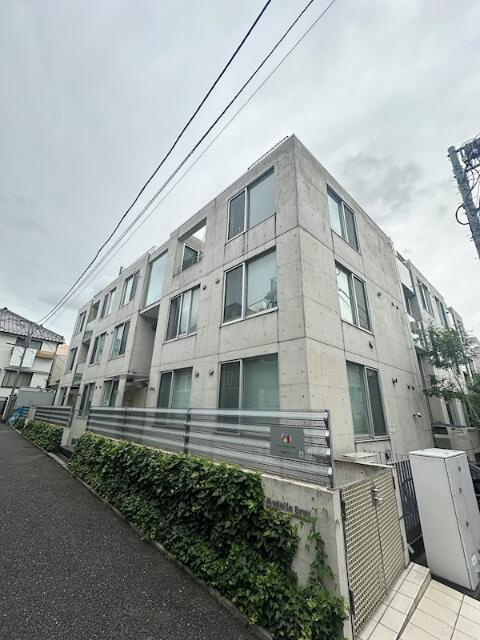 Modelia　Brut表参道の外観