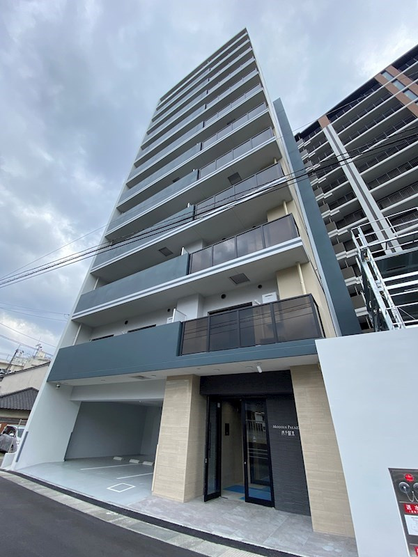 MODERN PALAZZO 博多駅東の外観