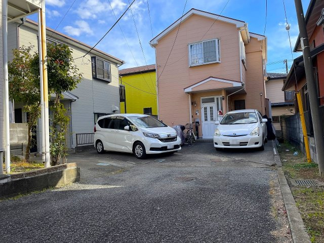 【前面道路含む現地写真】 | □■寒川町岡田 中古戸建■□ | 住人以外の車通りがほぼなく安心です。