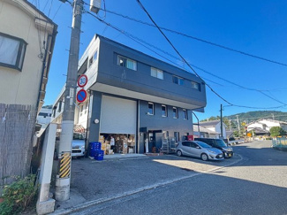 【駐車場】 | 安佐北区亀山【駅徒歩1分♪】【3階建て・店舗・共同住宅】 | 駐車7台可
