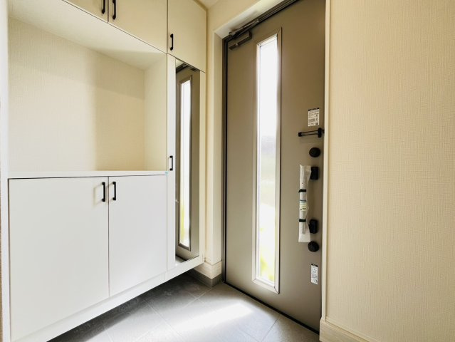 知多郡阿久比町草木東郷24番地『仲介手数料無料』新築戸建ての玄関