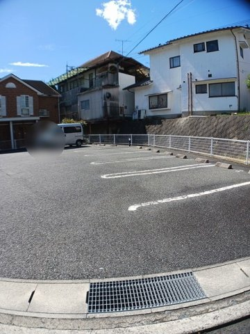 パストラーレの駐車場