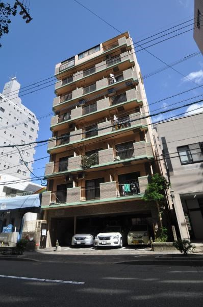 PLEAST大博通りの外観