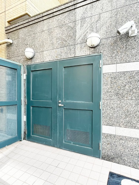 レジデンス西梅田のその他共用部分|ゴミ捨て場