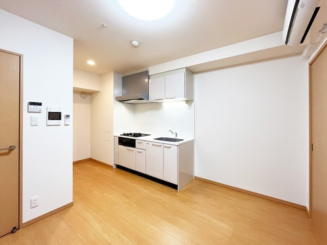 レジデンス西梅田の居間・リビング|ダイニング