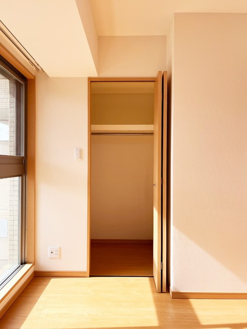 レジデンス西梅田の収納|ウォークインクローゼット