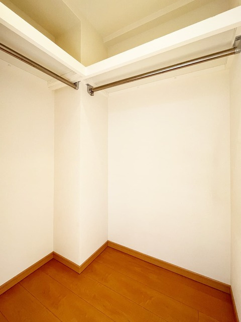 レジデンス西梅田の収納|ウォークインクローゼット