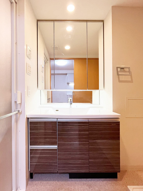 レジデンス西梅田の洗面所|独立洗面台