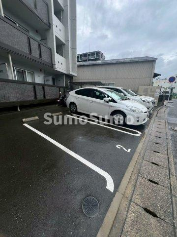 PHOENIX箱崎南  の駐車場