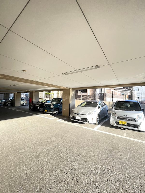 OAK VILLA HAKATA EASTⅡの駐車場